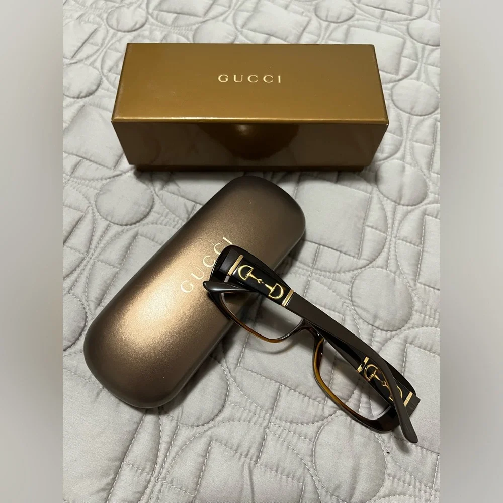 💎Gucci Glasses in Black with Gold Accents💎 - Picture 1 of 5